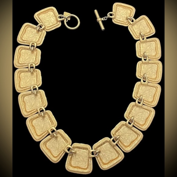 Vintage Anne Klein matte gold pink orange enamel necklace square link - Picture 2 of 4